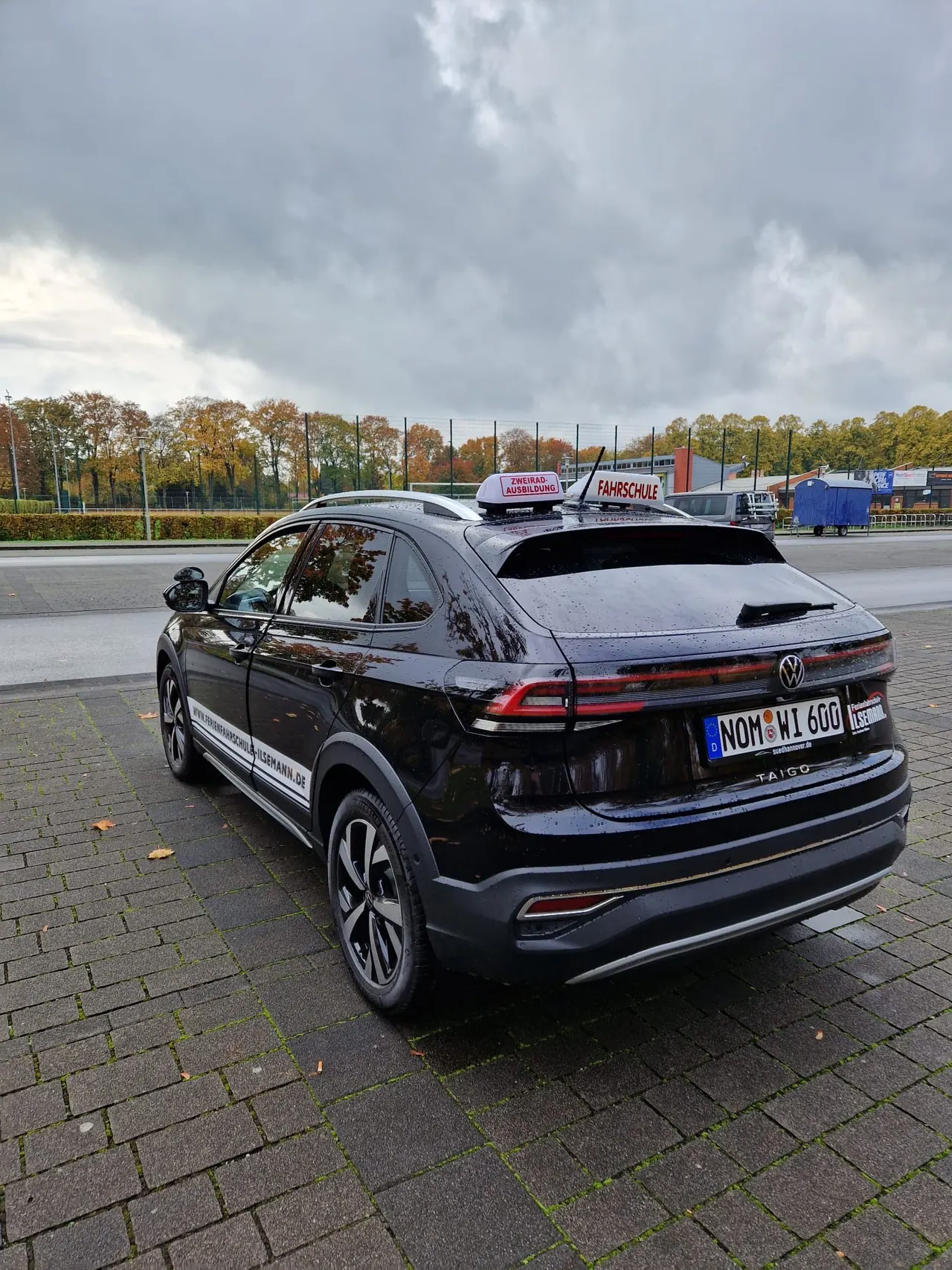 Schwarzer VW-Fahrschulwagen der Ferienfahrschule Ilsemann